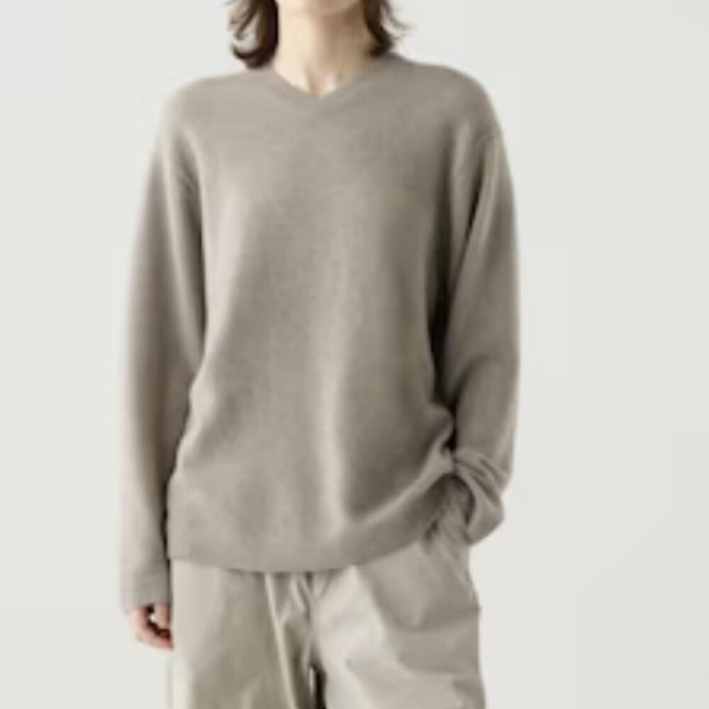 UNIQLO Cashmere Relaxed Sweater | V-Neck, Size XS